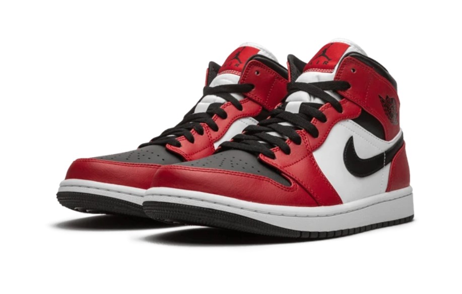 AIR JORDAN 1 MID CHICAGO BLACK TOE